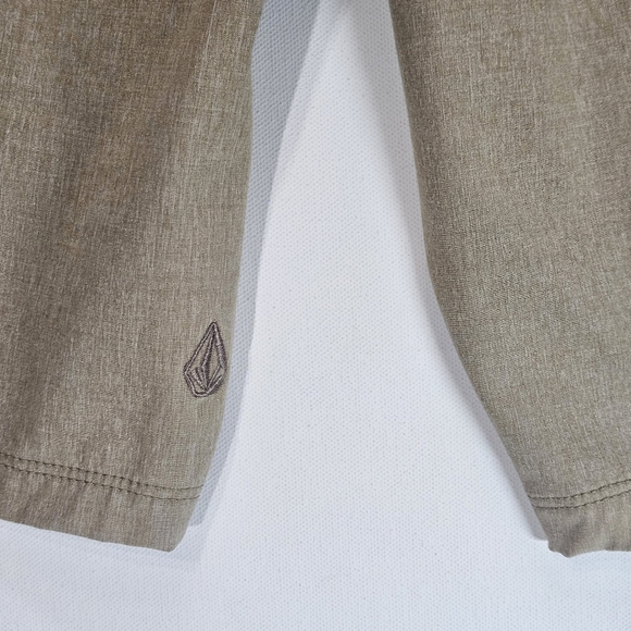 Volcom Mens Shorts Size 28 Beige Khaki Surf‎ & Turf 4 Way Stretch Skater Style - Picture 5 of 6